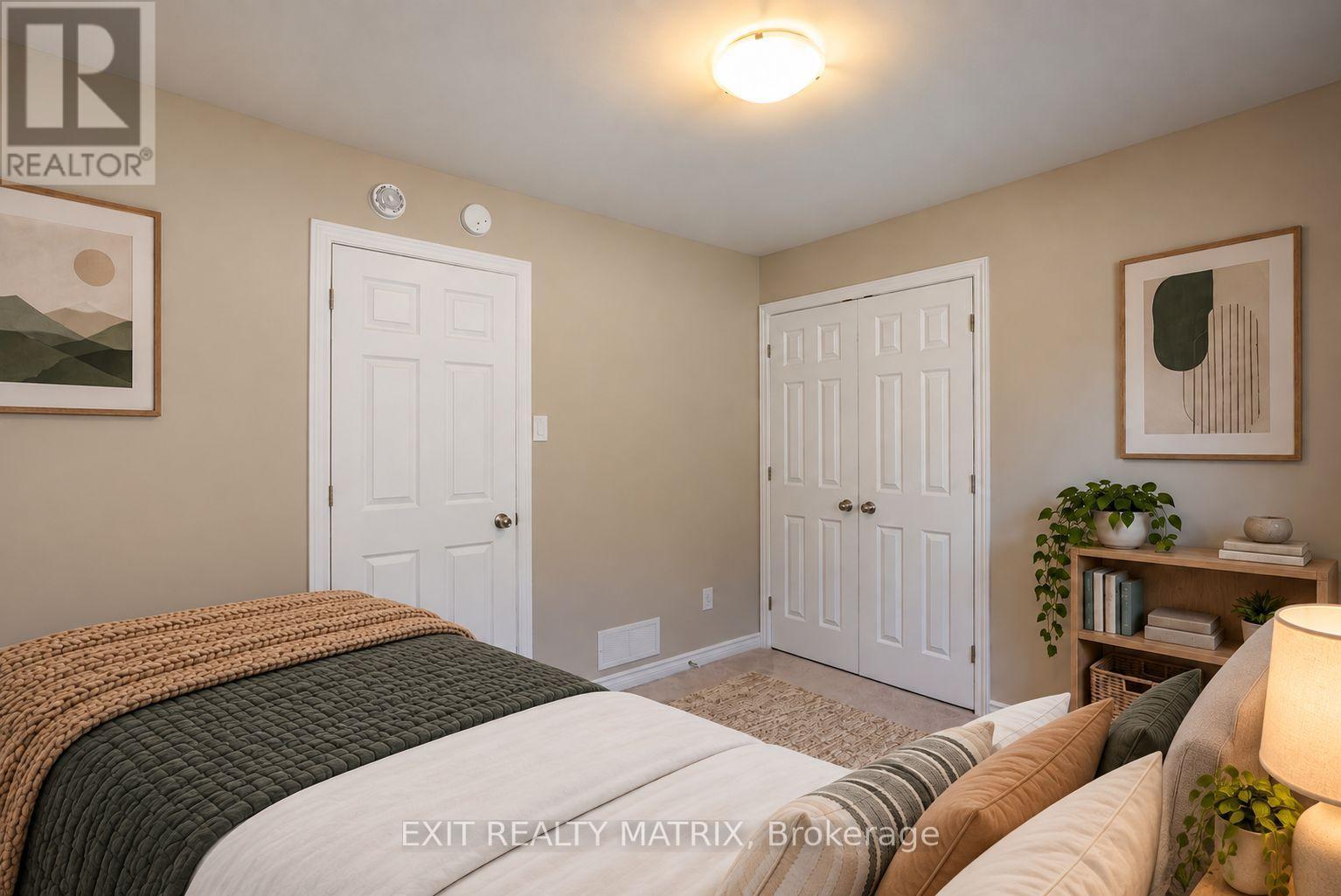 Virtually Staged - 111 York Crossing, Russell, ON