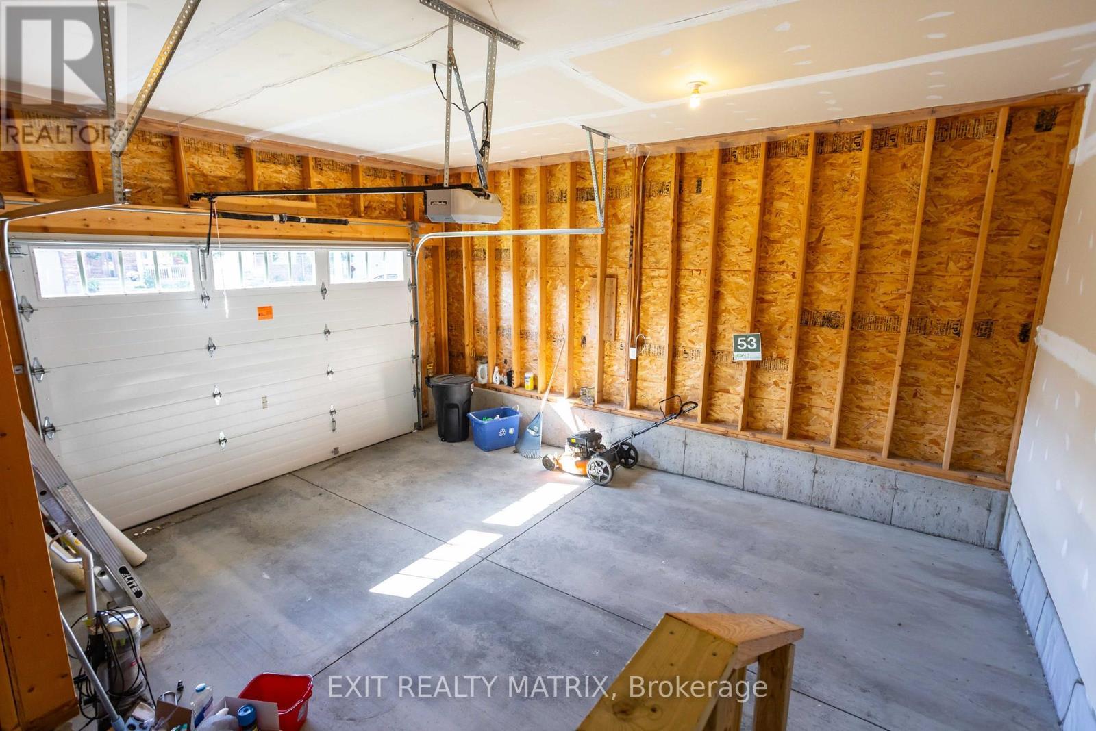 111 York Crossing, Russell, ON