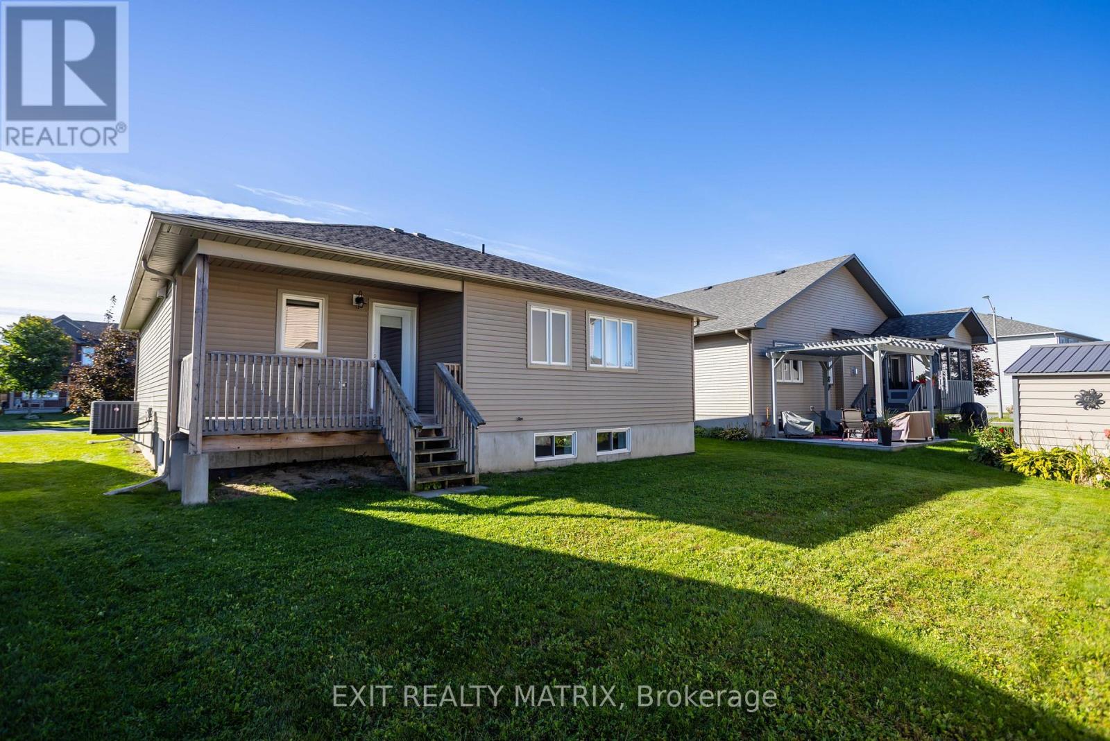 111 York Crossing, Russell, ON