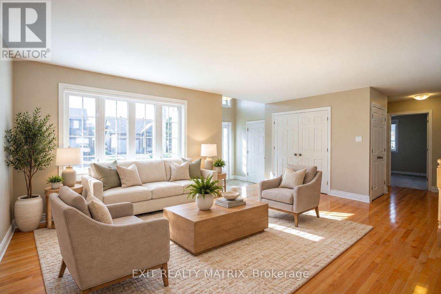 Virtually Staged - 111 York Crossing, Russell, ON