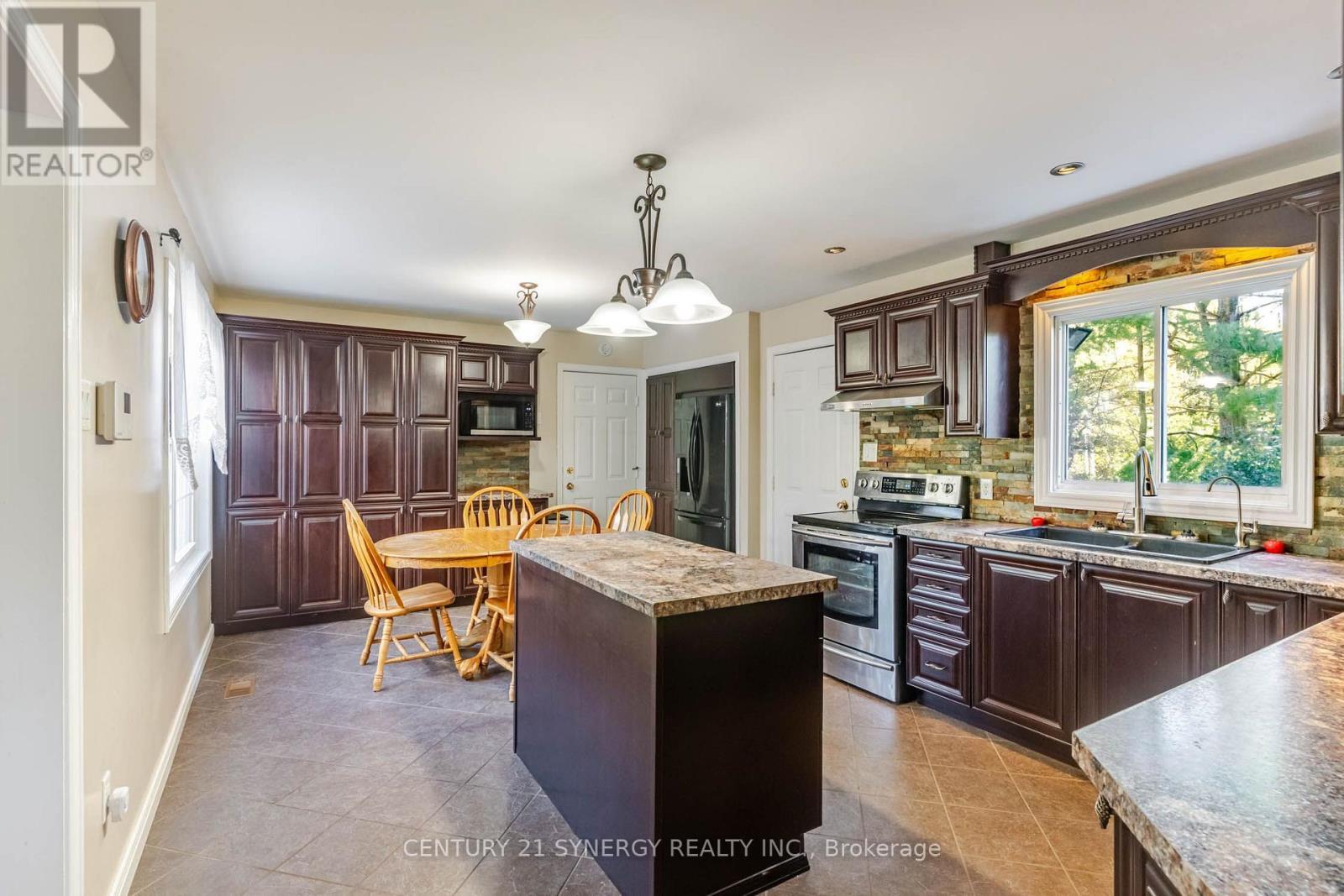 20 Inverness Avenue, Perth, ON