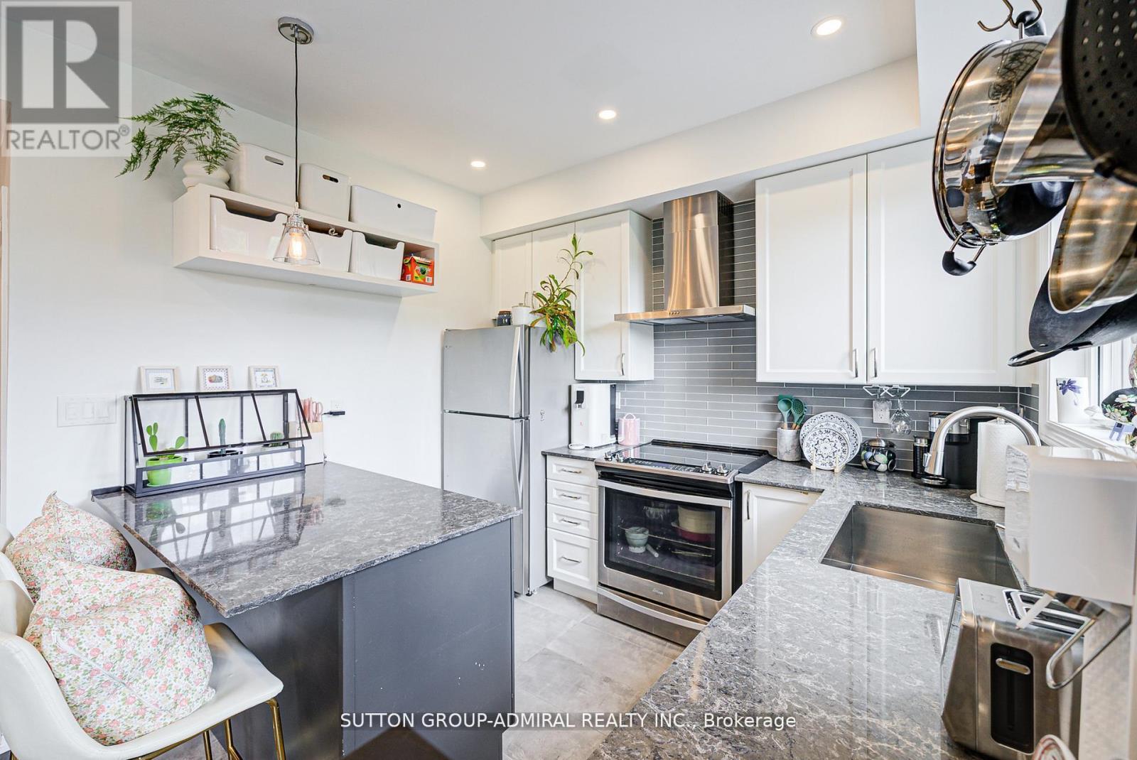 3 - 196 Pine Grove Road, Vaughan, ON