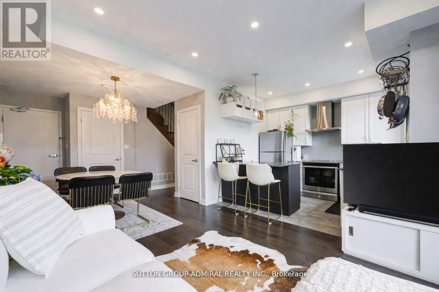 Spacious open floorplan - 3 - 196 Pine Grove Road, Vaughan, ON