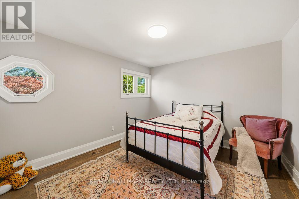 Bedroom 4 - 18 Ardmore Crescent, Richmond Hill, ON