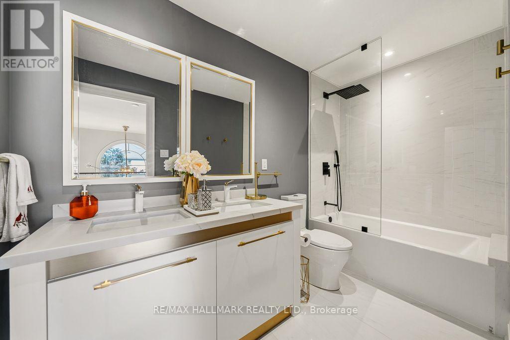 Upper Bathroom - 18 Ardmore Crescent, Richmond Hill, ON