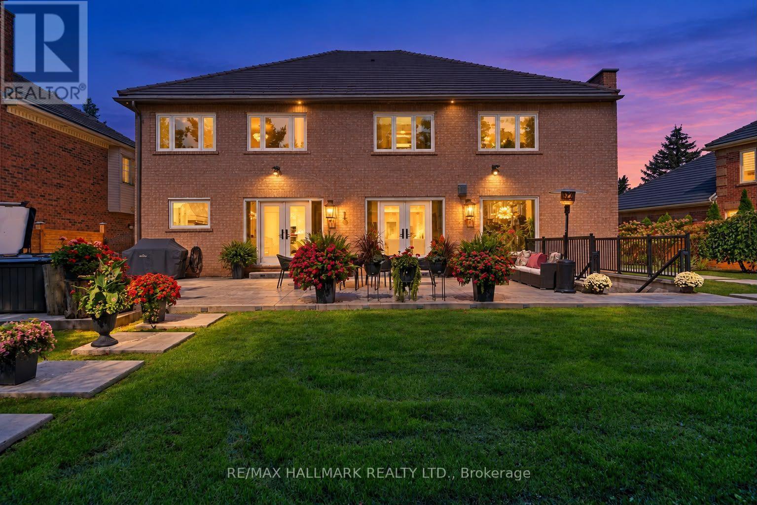 Twilight - 18 Ardmore Crescent, Richmond Hill, ON