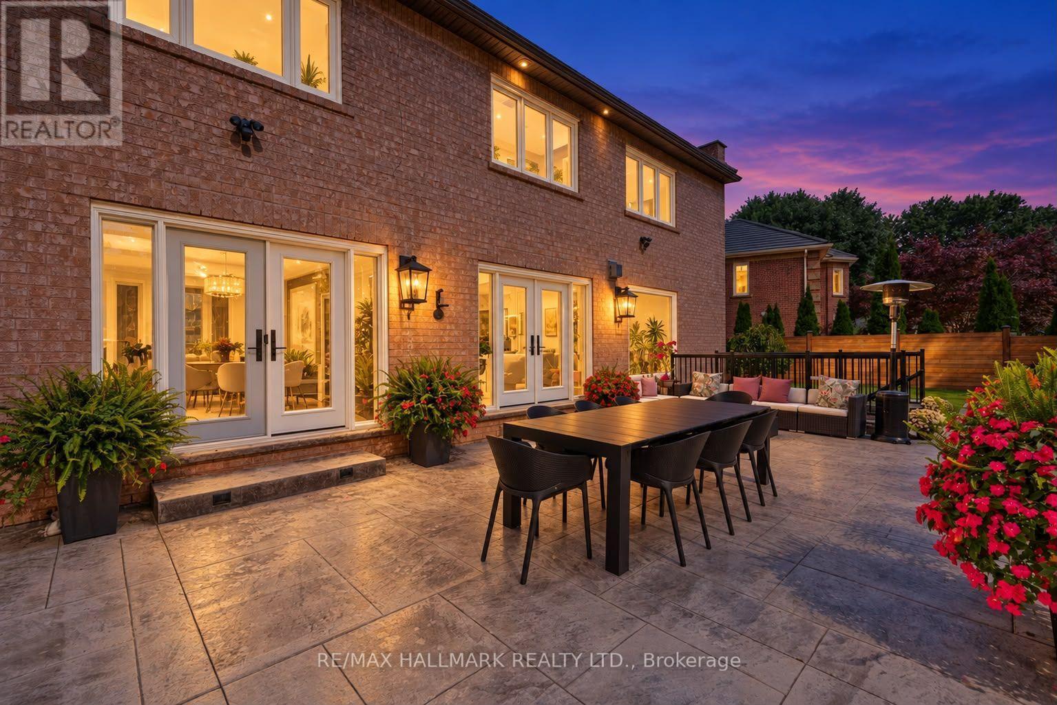 Twilight - 18 Ardmore Crescent, Richmond Hill, ON