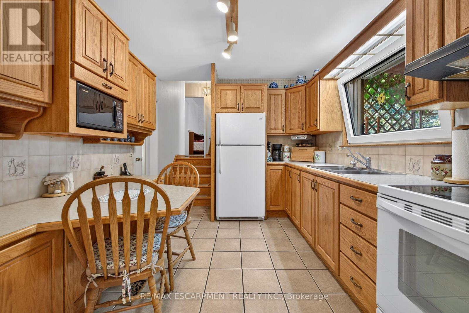 994 Barton Street, Hamilton, ON