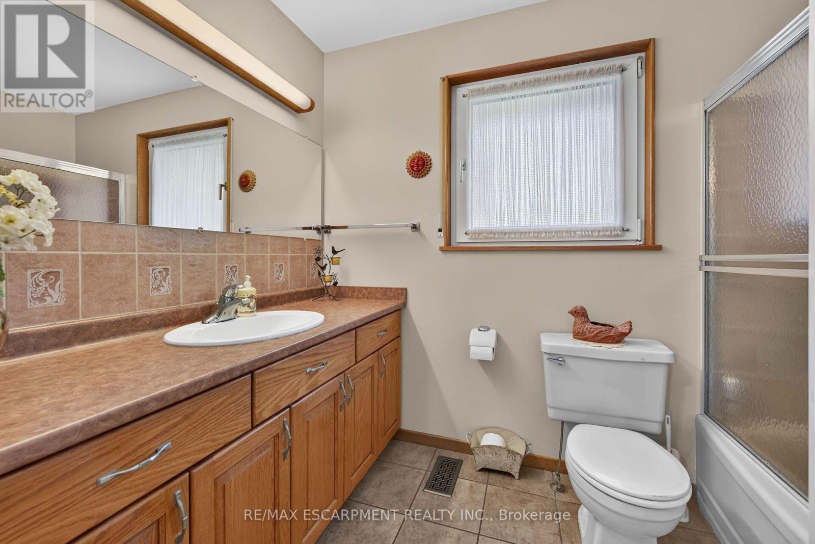 994 Barton Street, Hamilton, ON