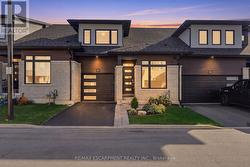 26 BENSLEY LANE Hamilton, ON L9C 0E7