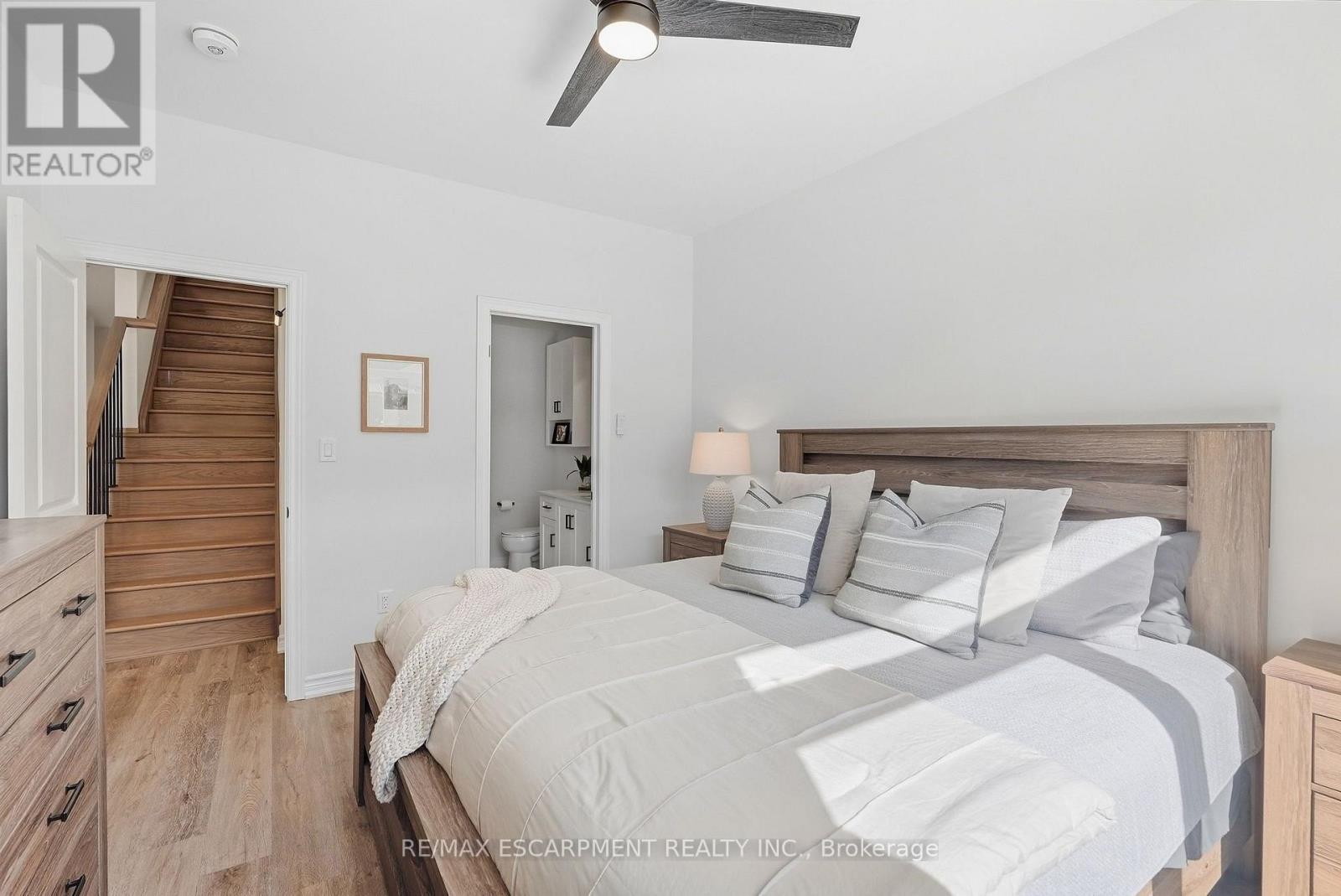 26 Bensley Lane, Hamilton, ON