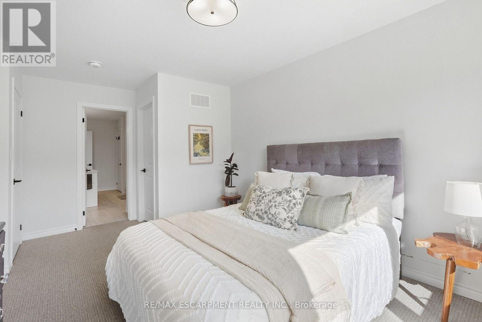 26 Bensley Lane, Hamilton, ON
