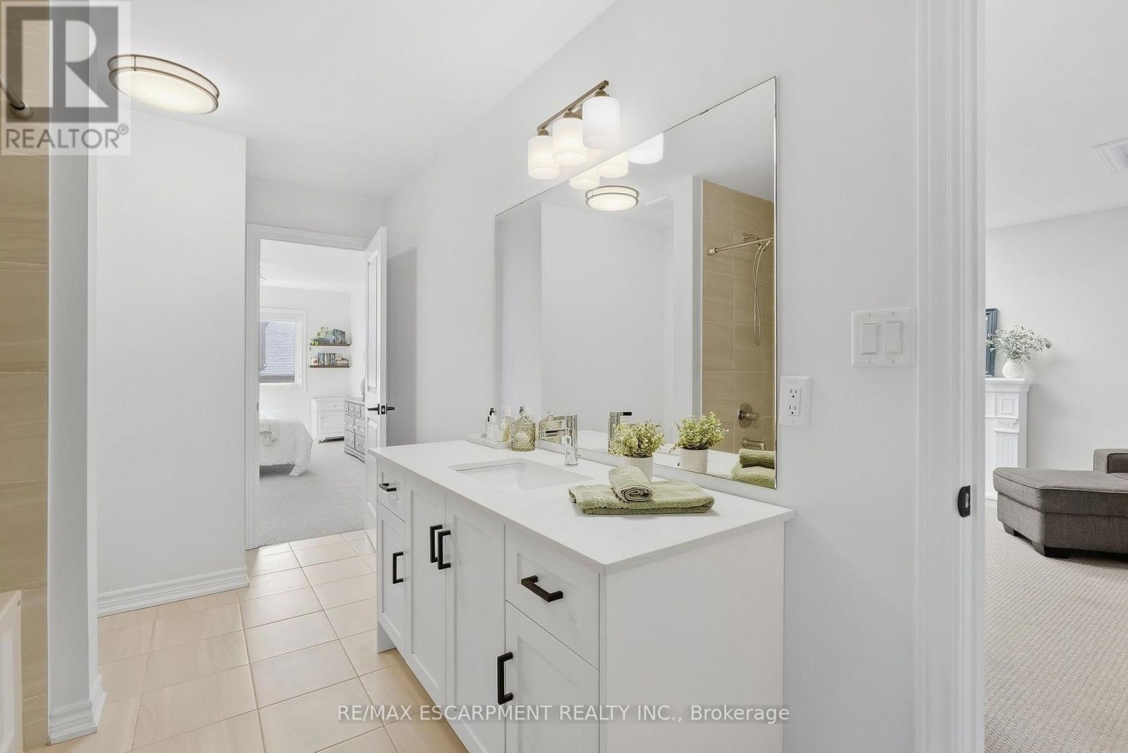 26 Bensley Lane, Hamilton, ON