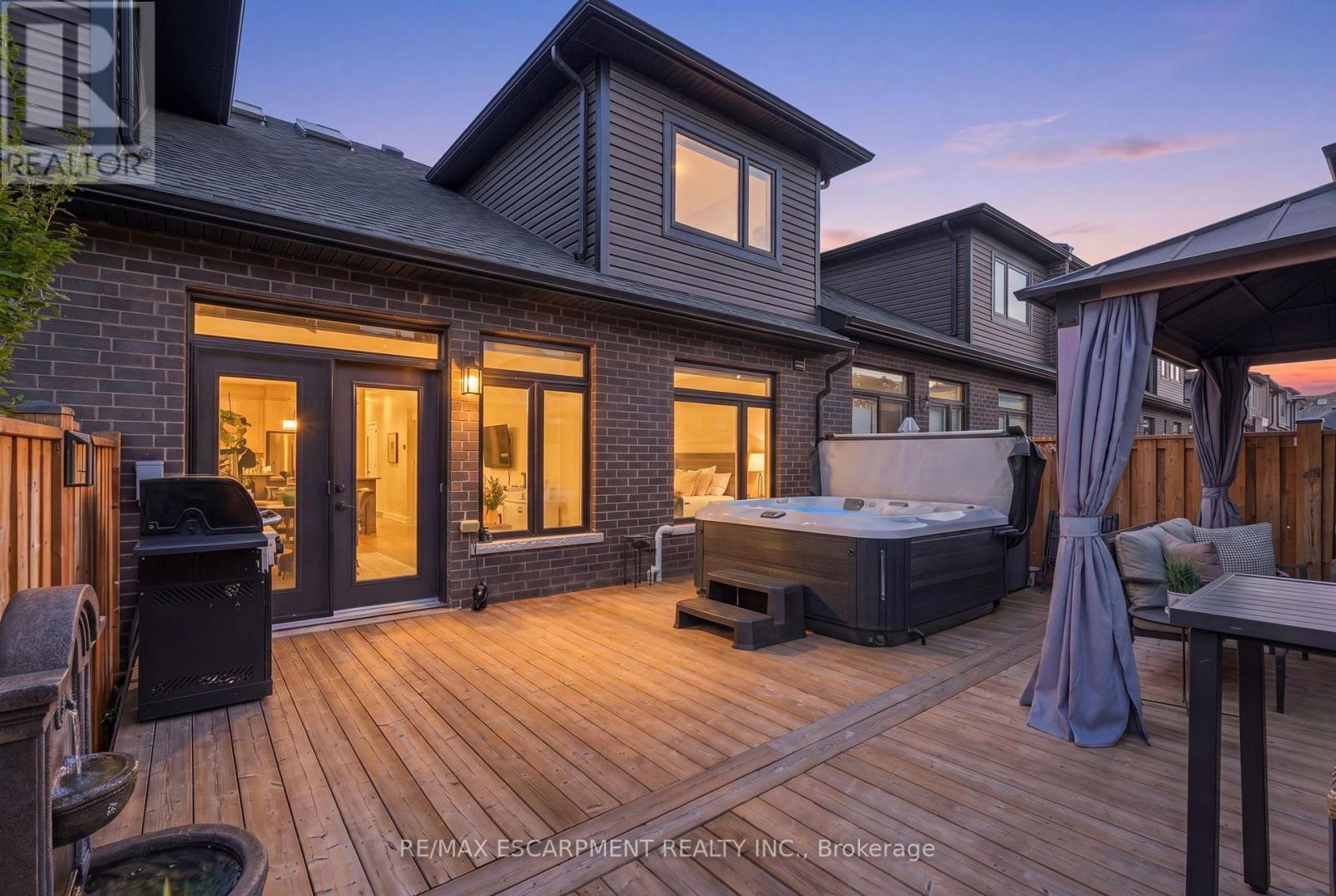 26 Bensley Lane, Hamilton, ON