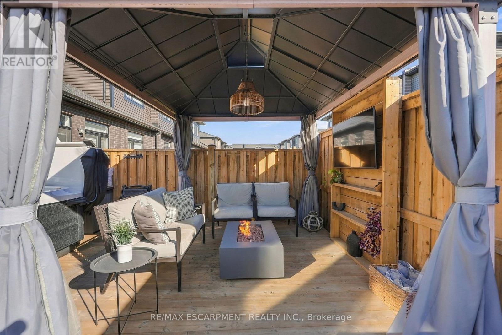 26 Bensley Lane, Hamilton, ON