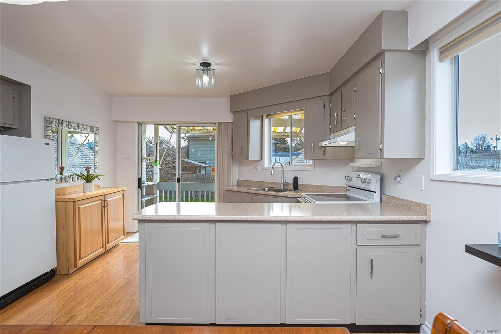 3155 Earl Grey St, Saanich, BC