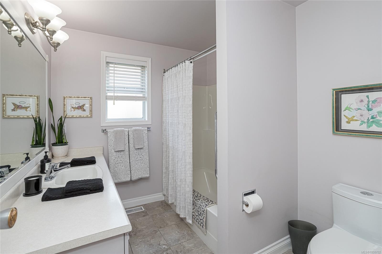 3155 Earl Grey St, Saanich, BC