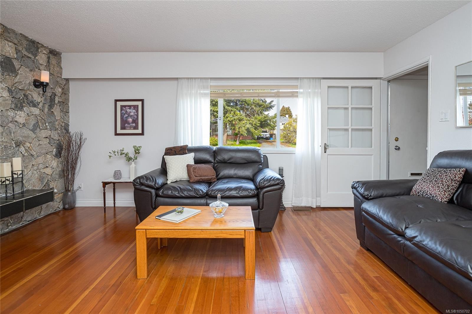 3155 Earl Grey St, Saanich, BC