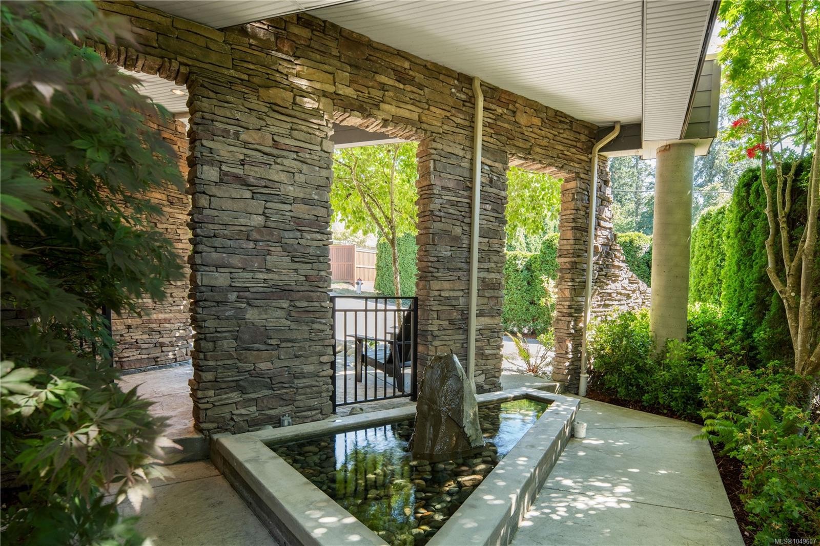 916 Grilse Lane, Central Saanich, BC