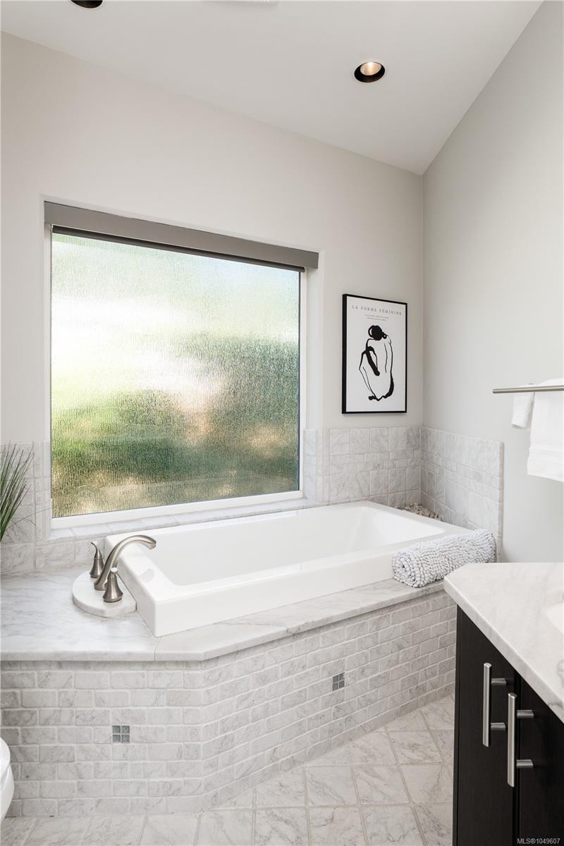 916 Grilse Lane, Central Saanich, BC