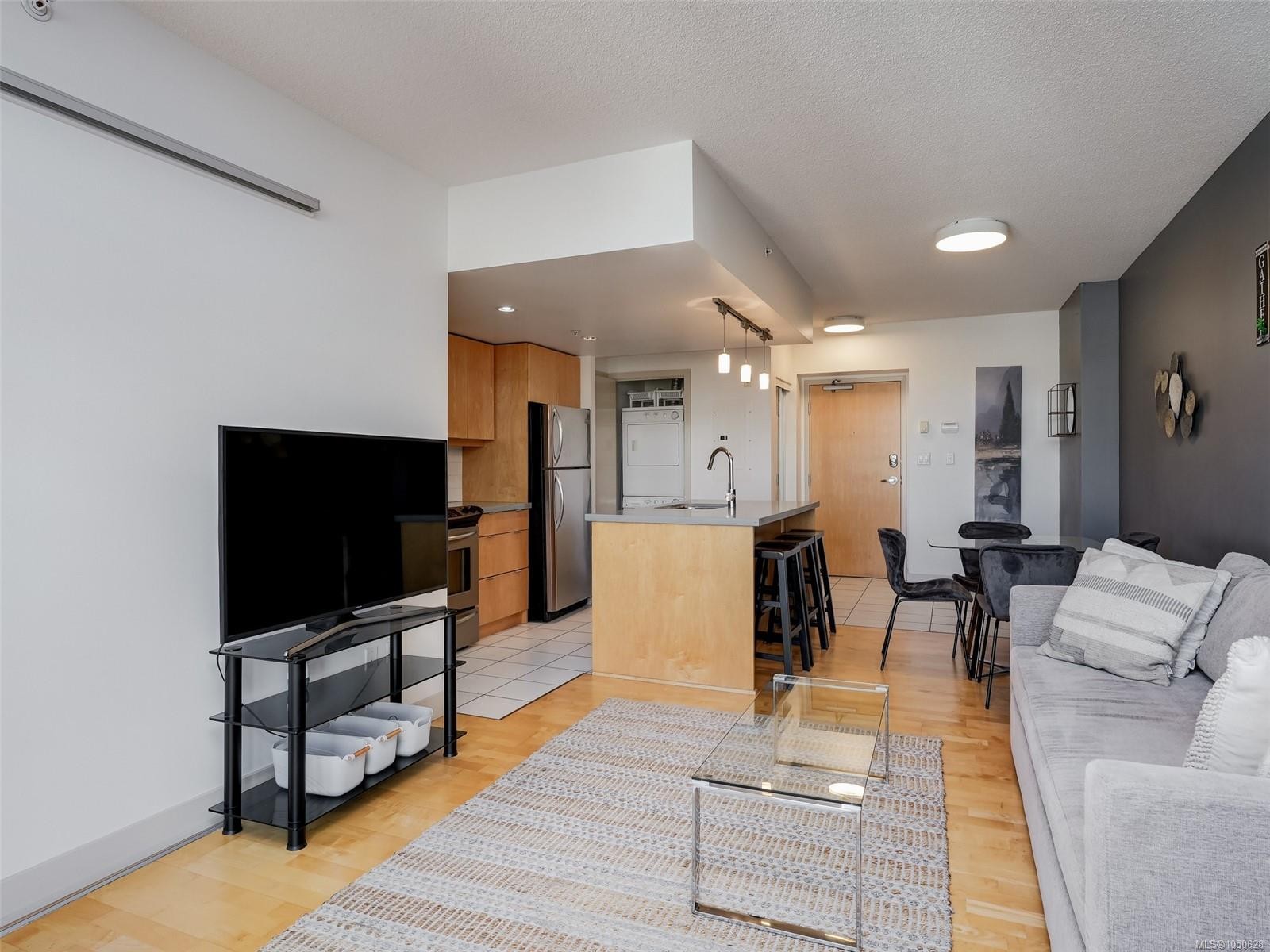 #505-760 Johnson St, Victoria, BC