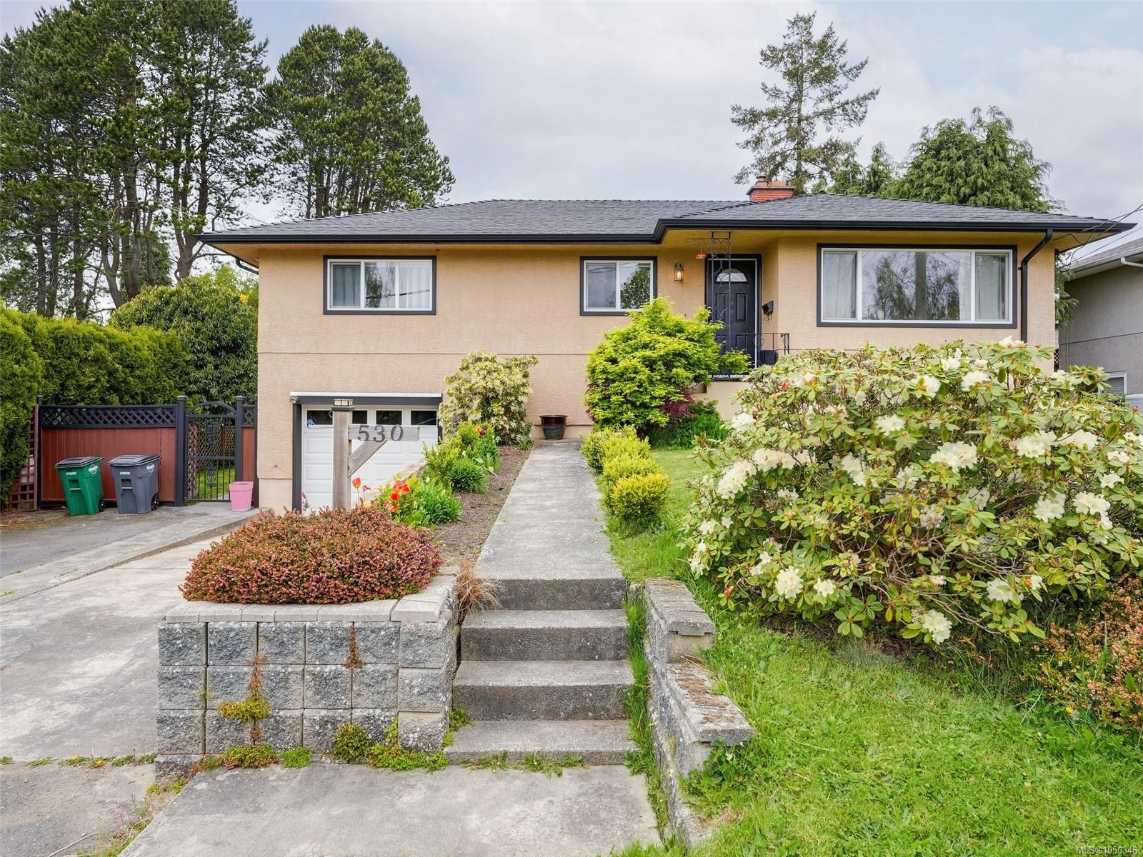 530 Dumeresq St, Saanich, BC