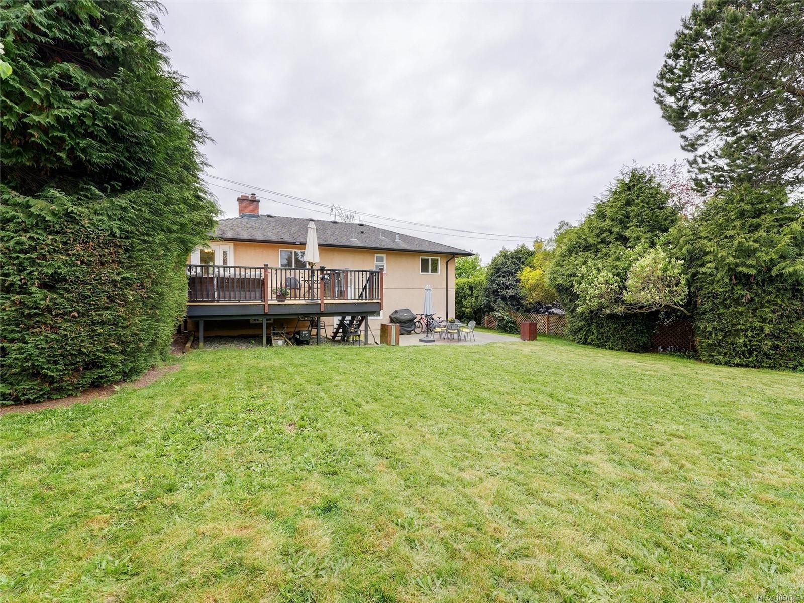 530 Dumeresq St, Saanich, BC