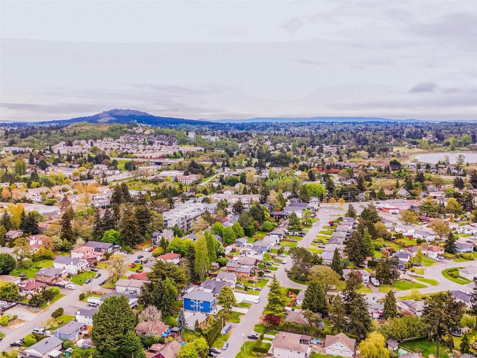 530 Dumeresq St, Saanich, BC