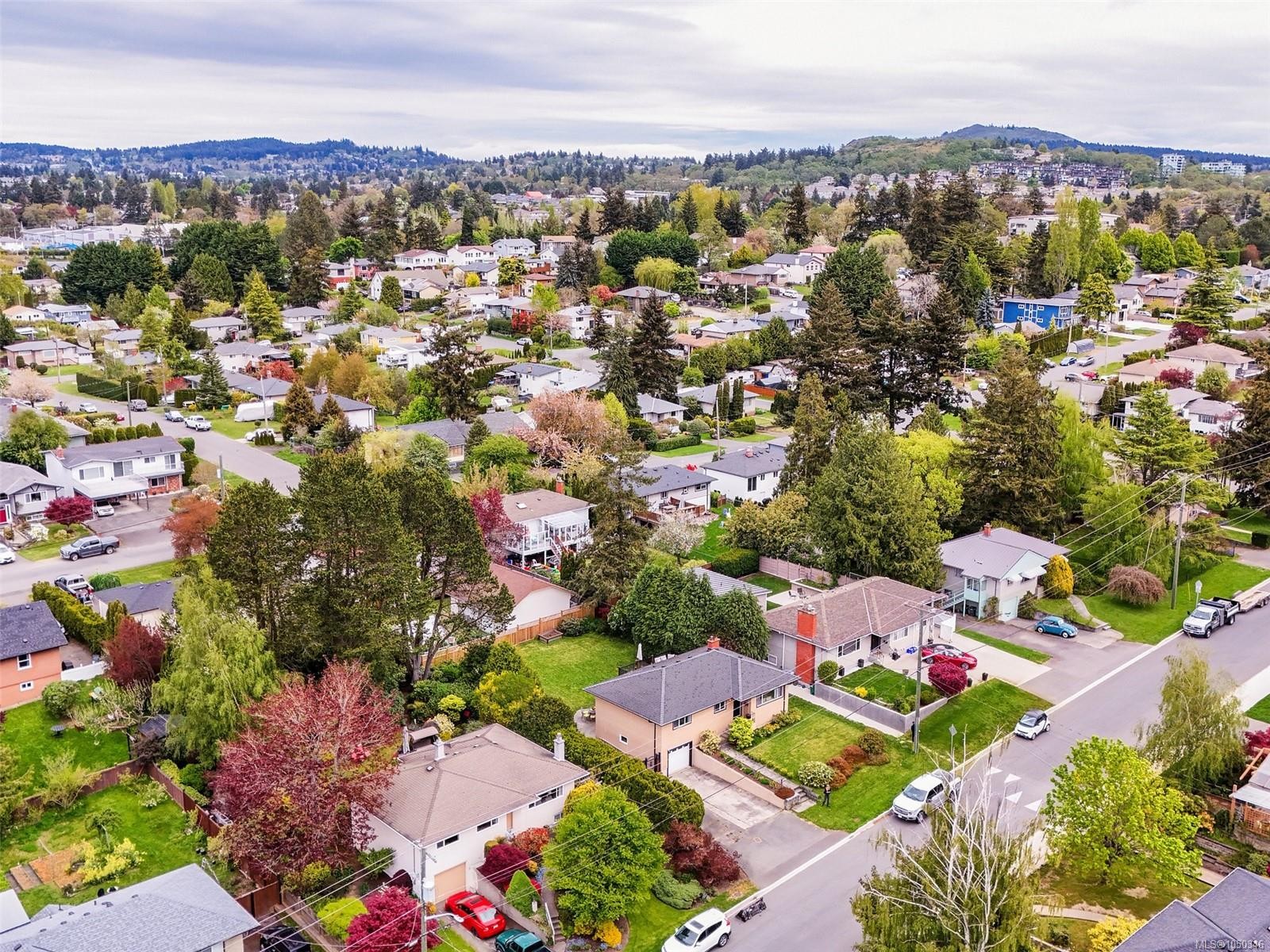 530 Dumeresq St, Saanich, BC