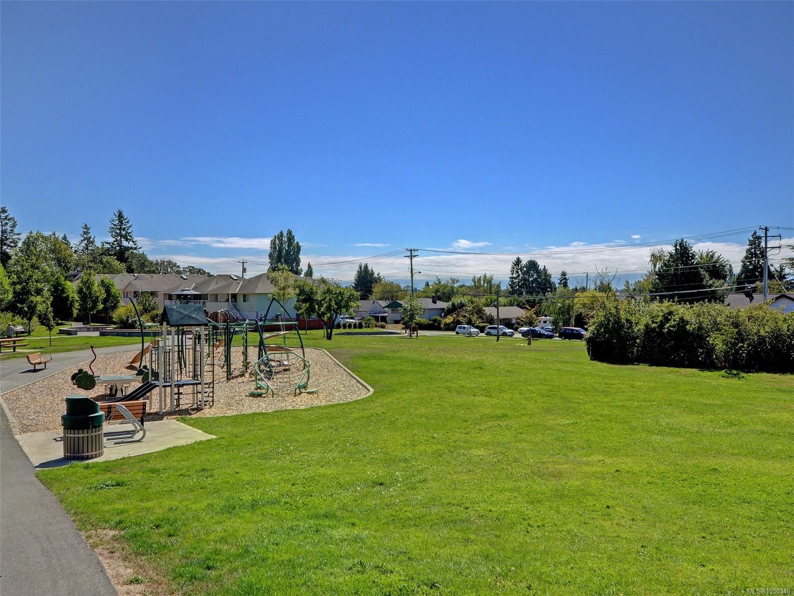 530 Dumeresq St, Saanich, BC