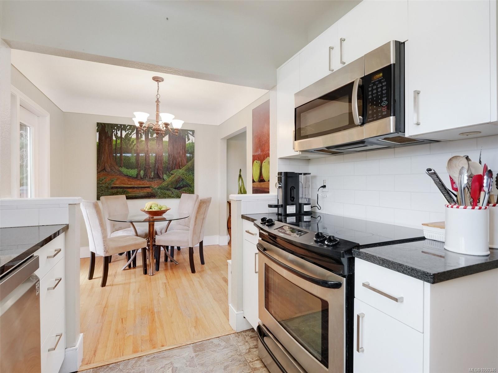 530 Dumeresq St, Saanich, BC