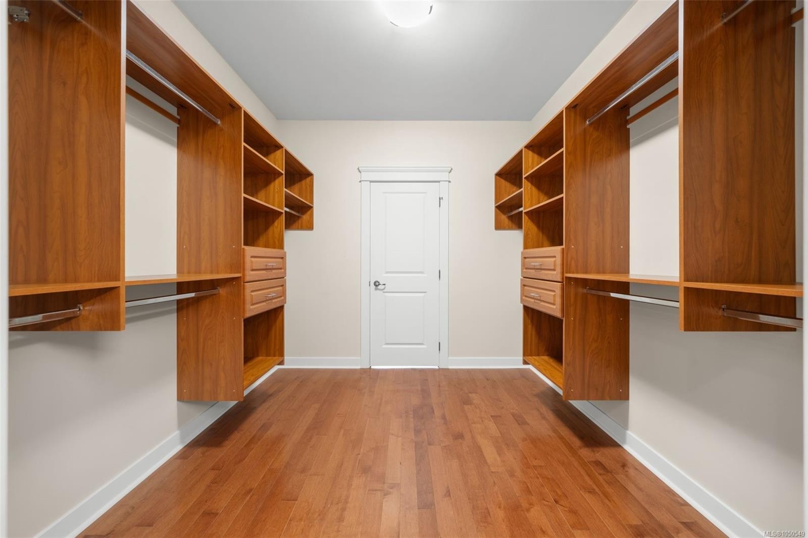 553 Heatherdale Lane, Saanich, BC