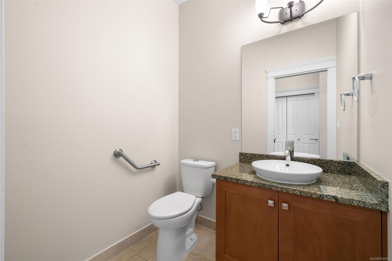 553 Heatherdale Lane, Saanich, BC