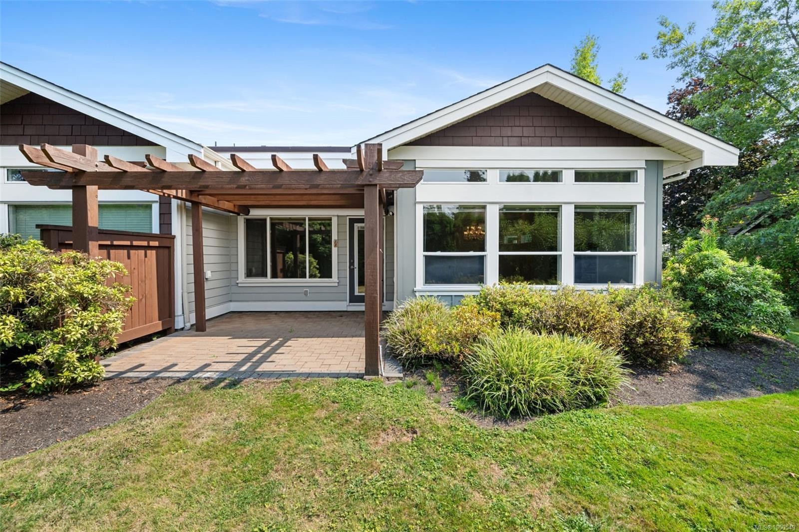 553 Heatherdale Lane, Saanich, BC