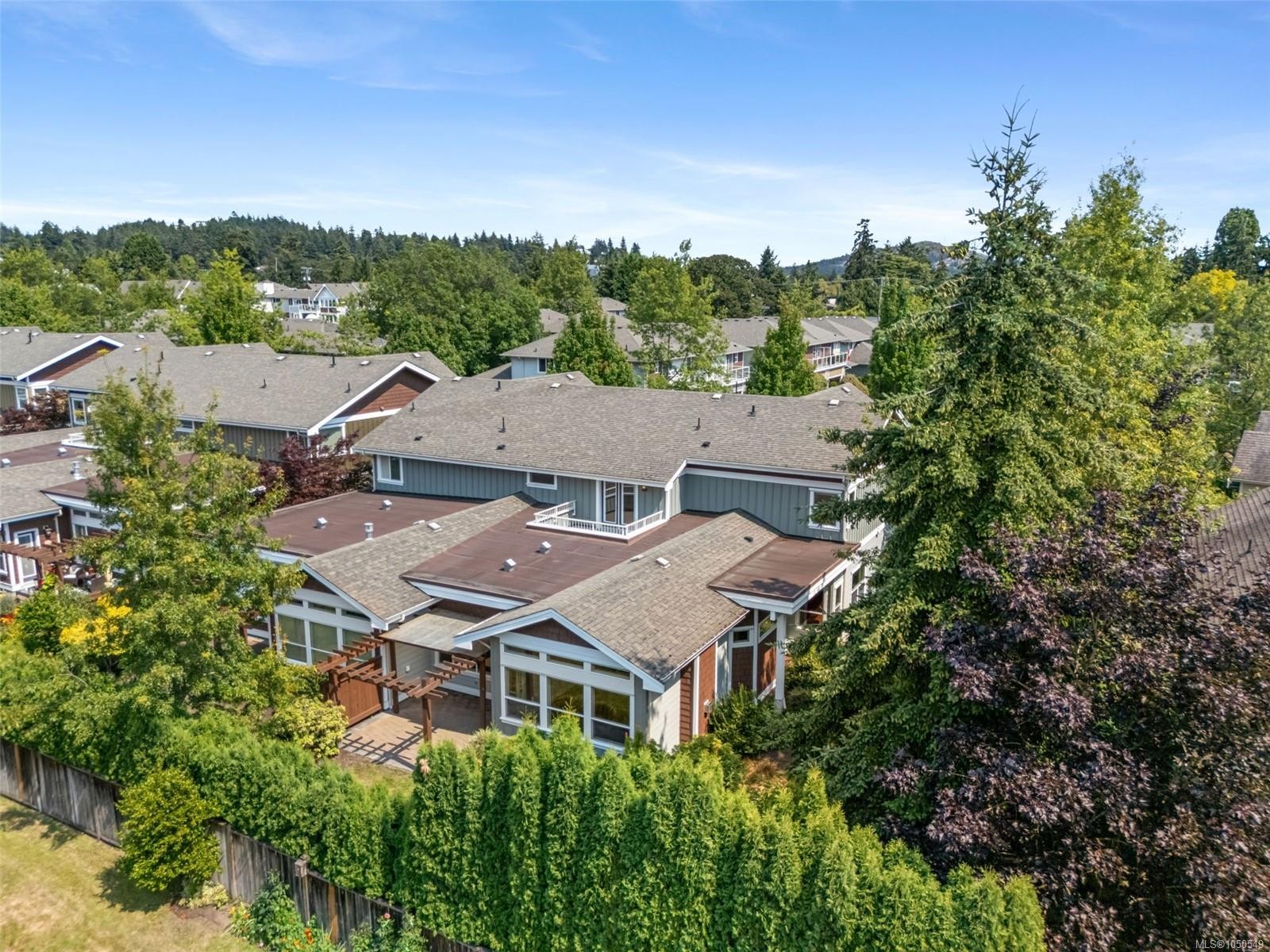 553 Heatherdale Lane, Saanich, BC