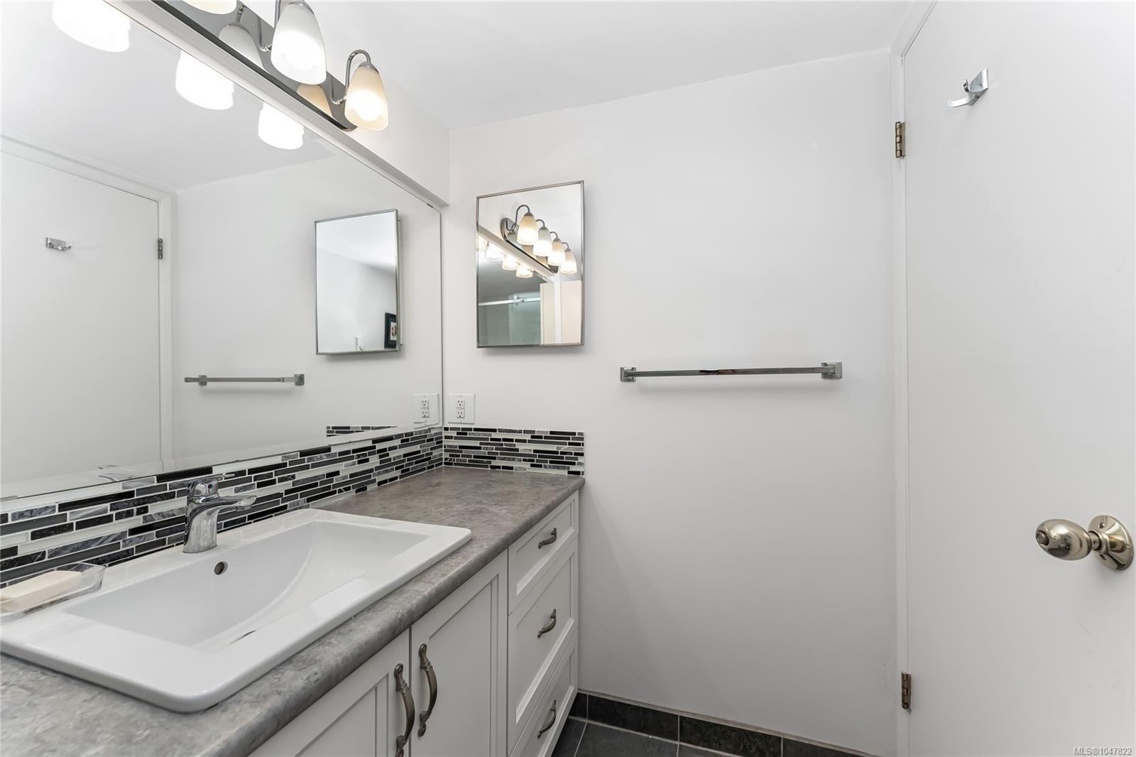 #407-2125 Oak Bay Ave, Oak Bay, BC