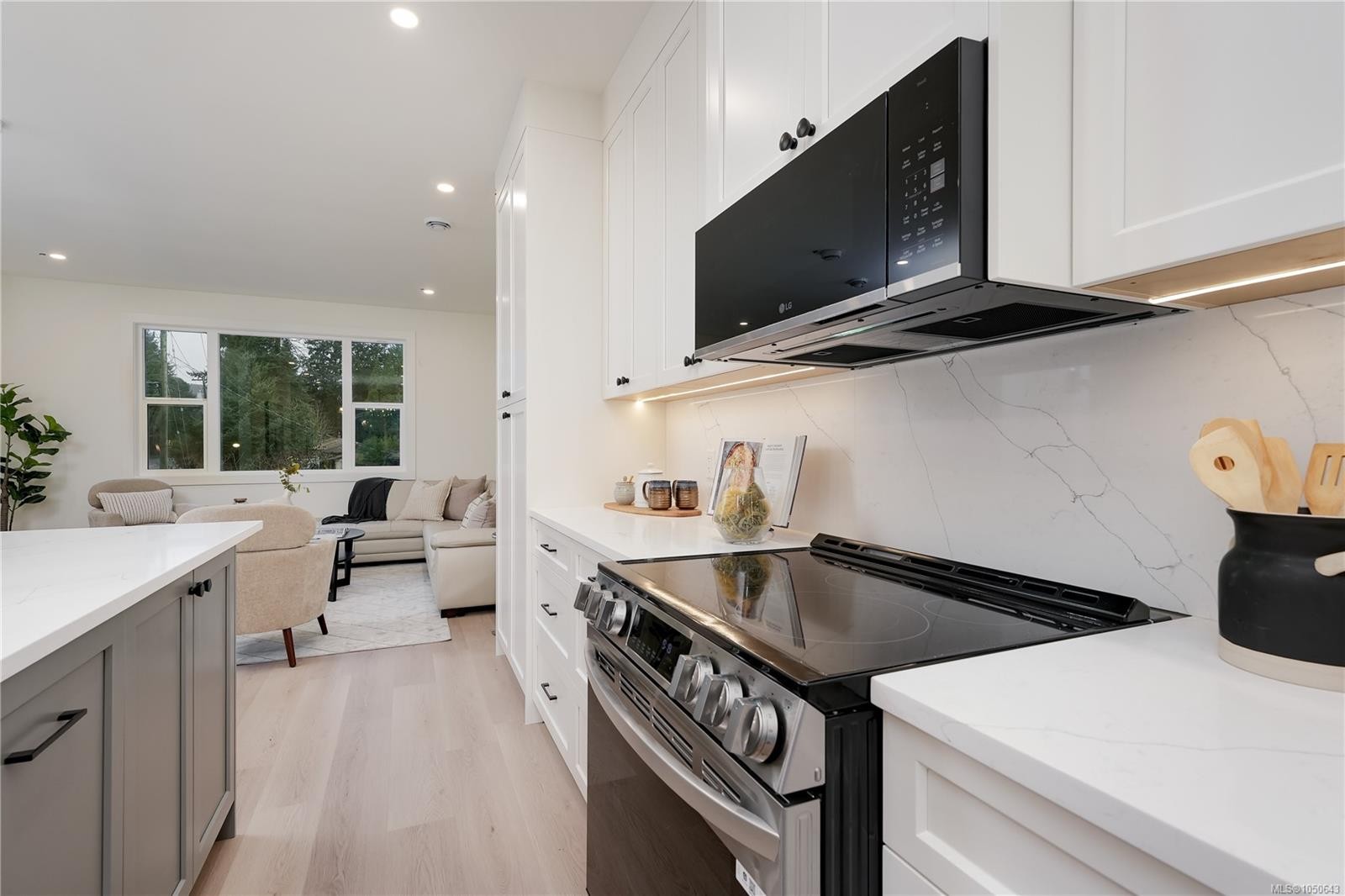 #113-960 Jenkins Ave, Langford, BC