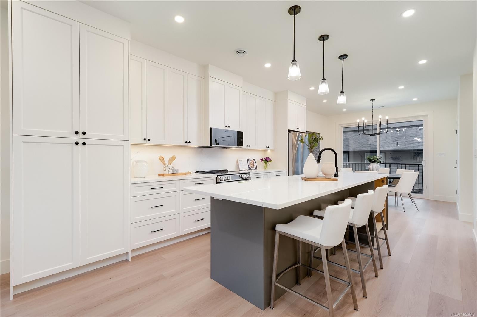 #113-960 Jenkins Ave, Langford, BC