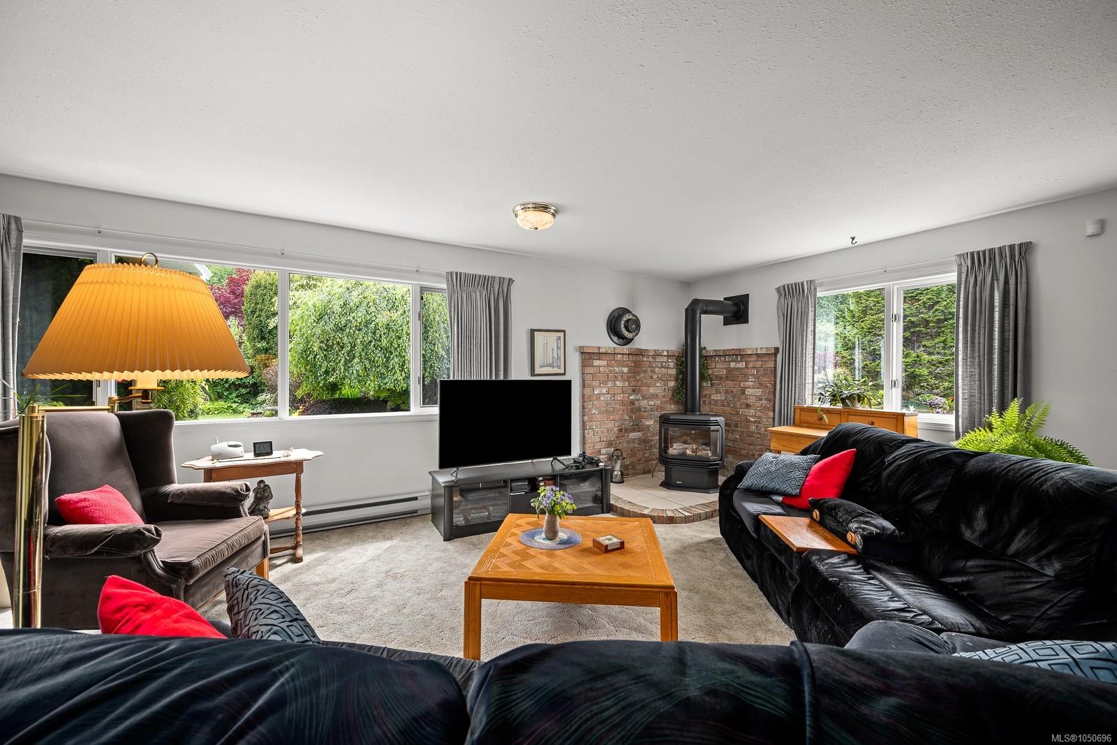 5989 Garvin Rd, Union Bay, BC