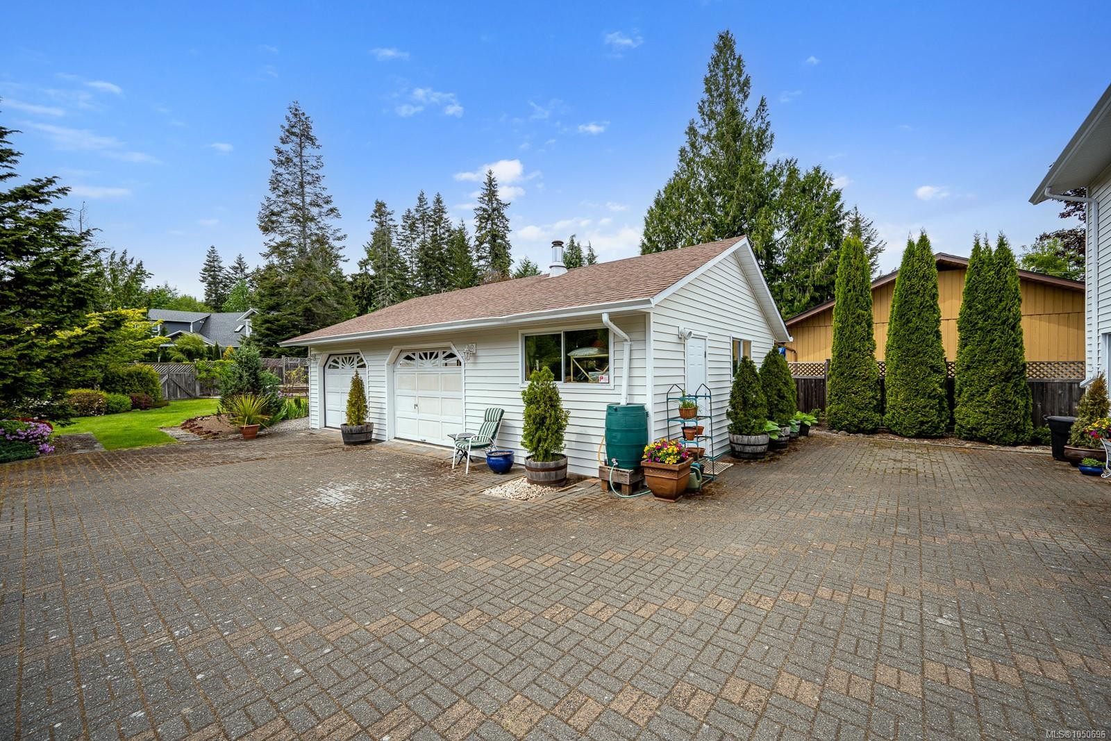 5989 Garvin Rd, Union Bay, BC