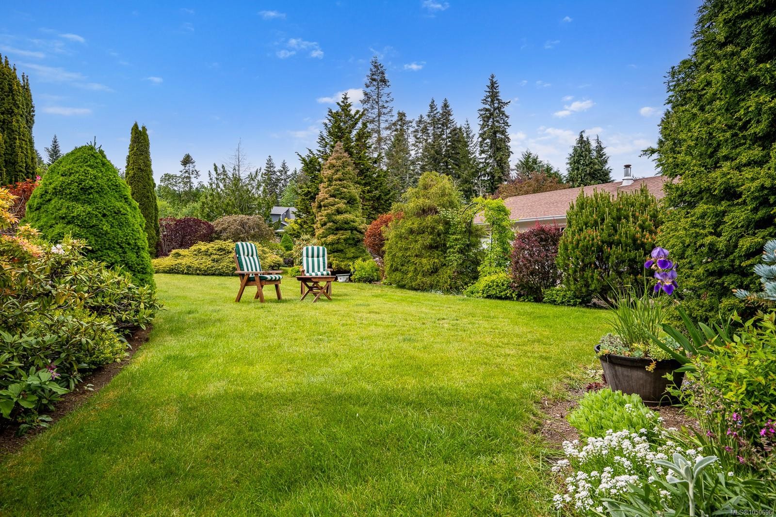 5989 Garvin Rd, Union Bay, BC