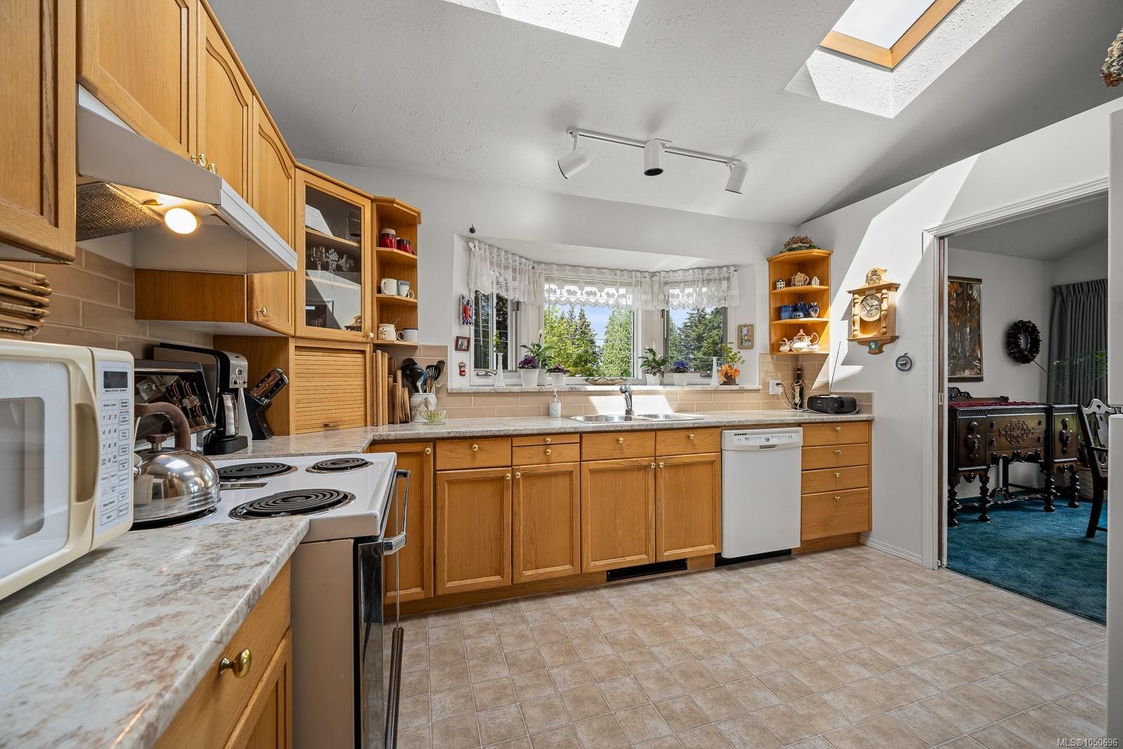 5989 Garvin Rd, Union Bay, BC