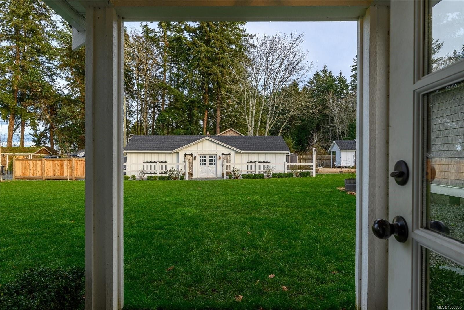 7128 Benwaldun Rd, Lantzville, BC
