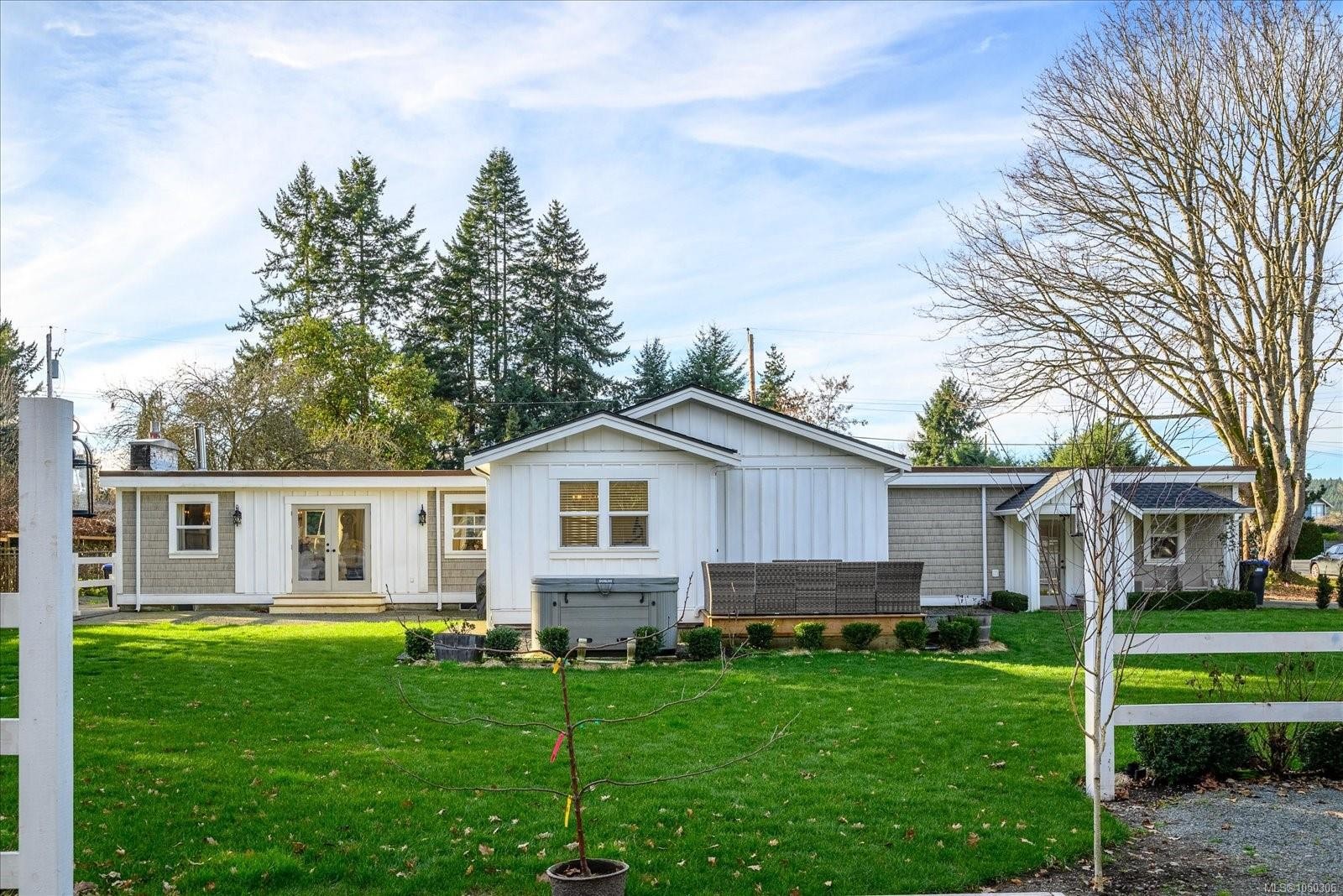 7128 Benwaldun Rd, Lantzville, BC