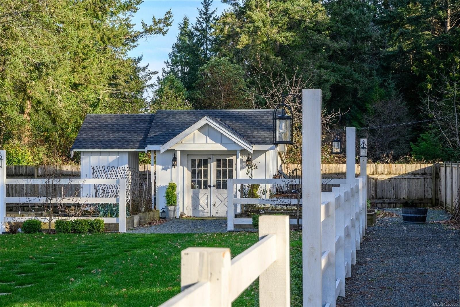 7128 Benwaldun Rd, Lantzville, BC