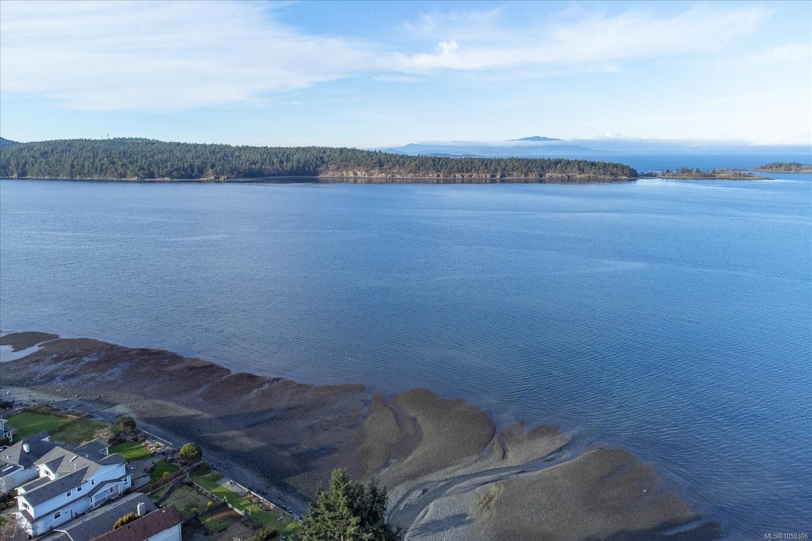 7128 Benwaldun Rd, Lantzville, BC