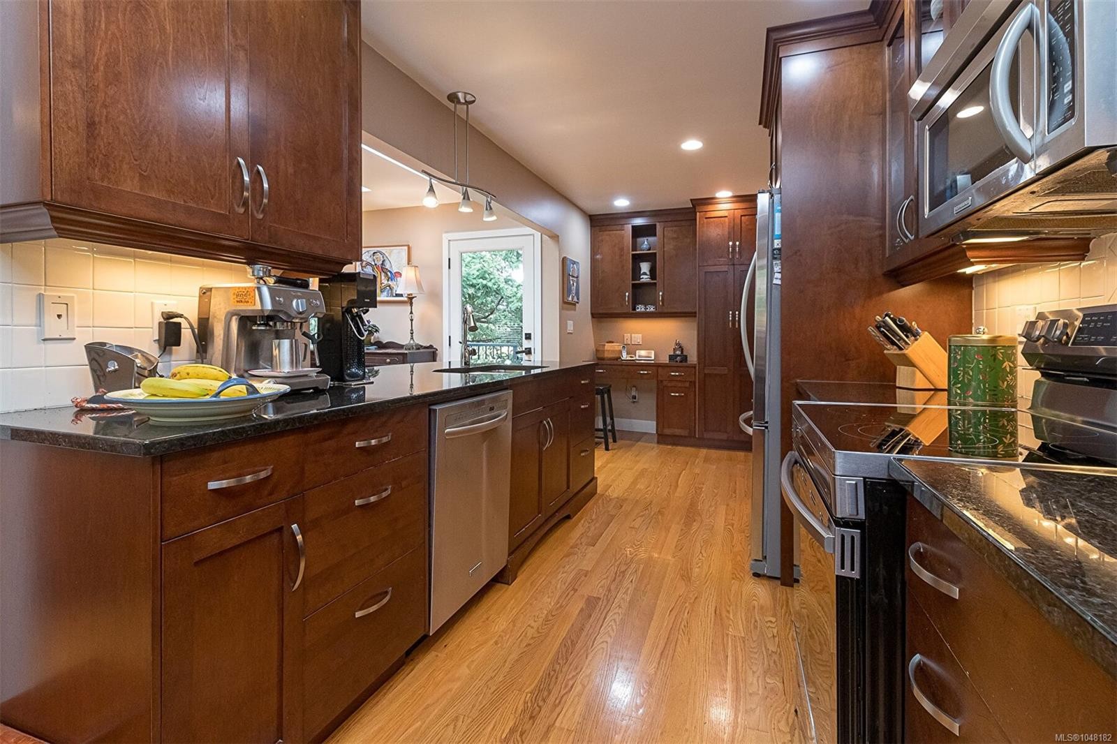 3960 Cumberland Rd, Saanich, BC