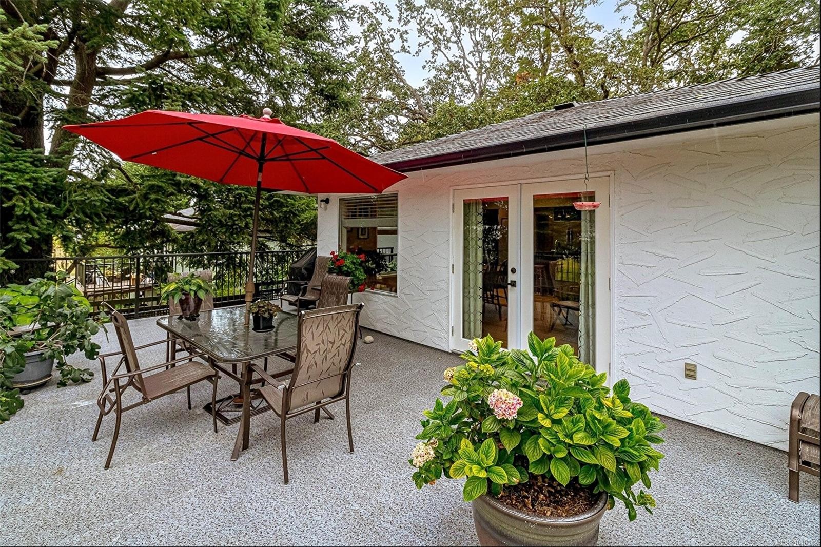 3960 Cumberland Rd, Saanich, BC