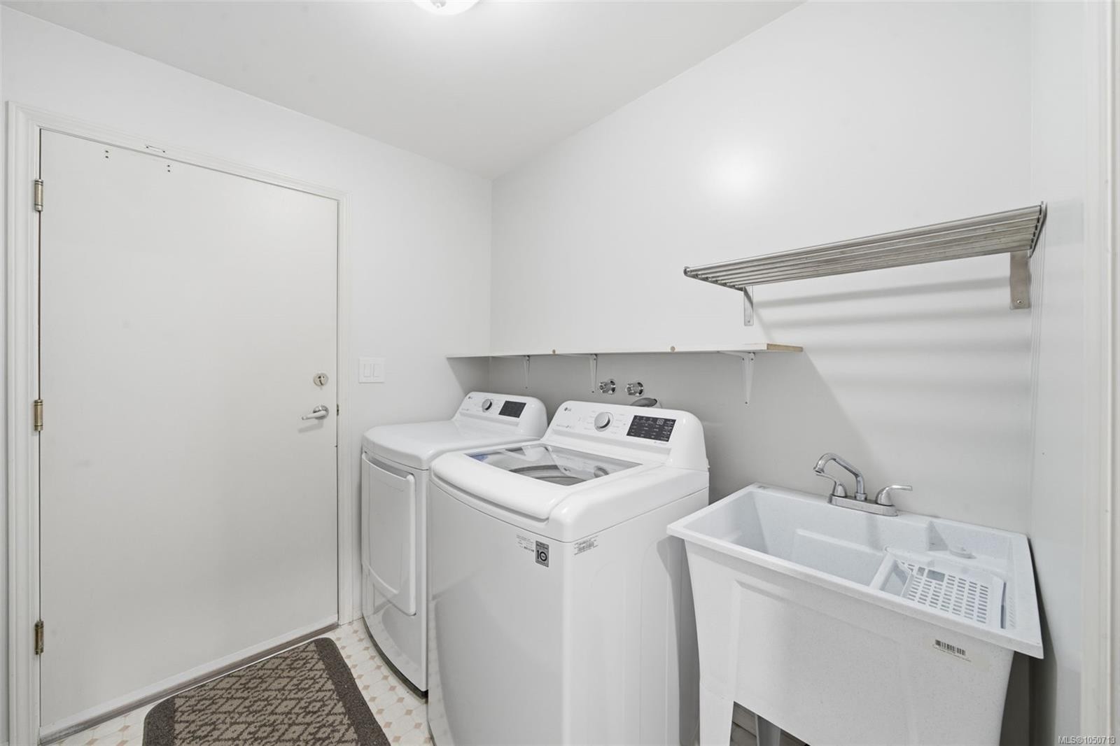 #8-6766 Central Saanich Rd, Central Saanich, BC