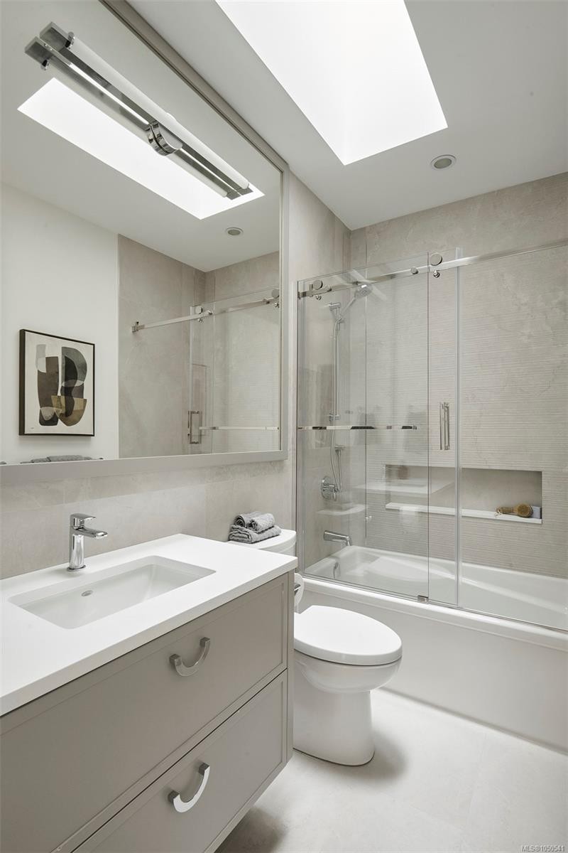 3912 Woodlands Pl, Saanich, BC